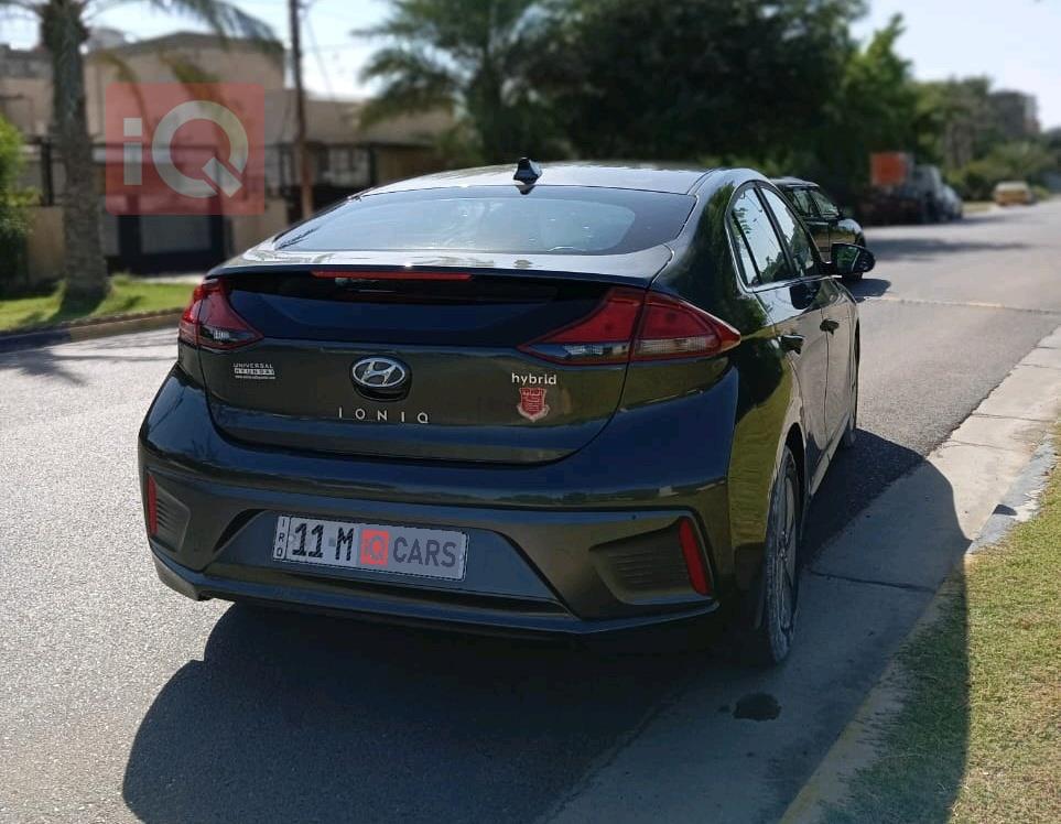 هیوندای ئایۆنیک